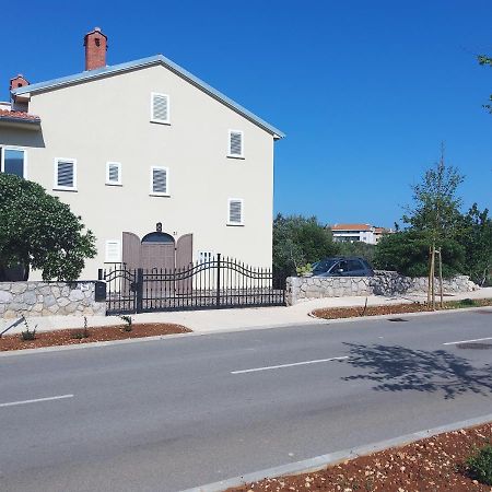 Apartments Rea Cres Bagian luar foto