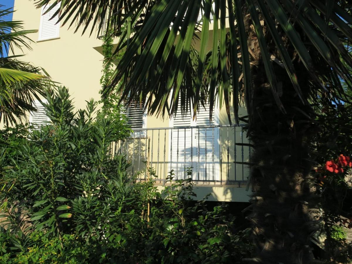 Apartments Rea Cres Bagian luar foto