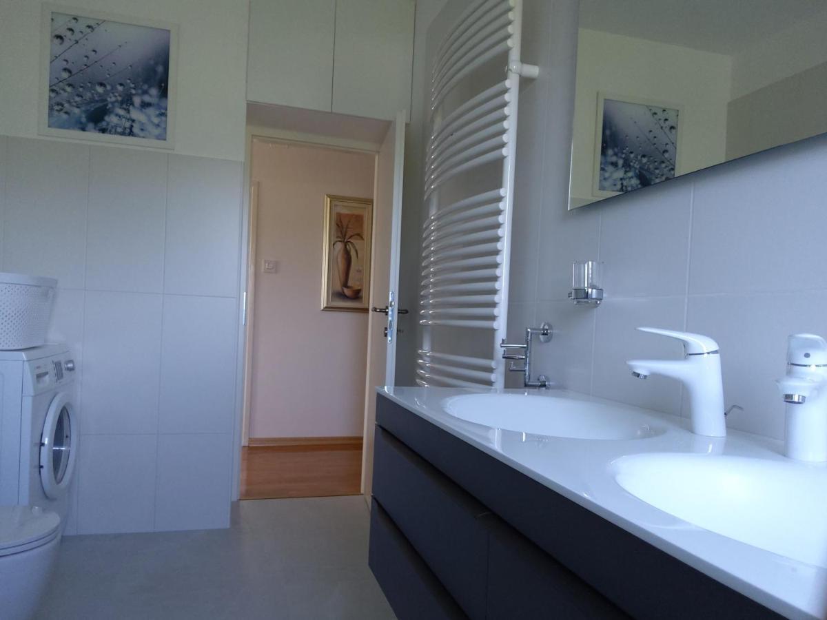 Apartments Rea Cres Bagian luar foto