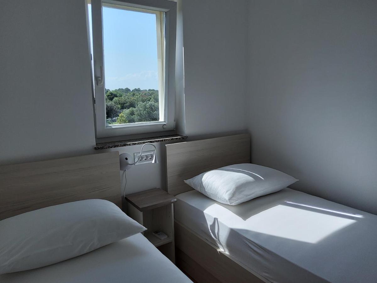 Apartments Rea Cres Bagian luar foto