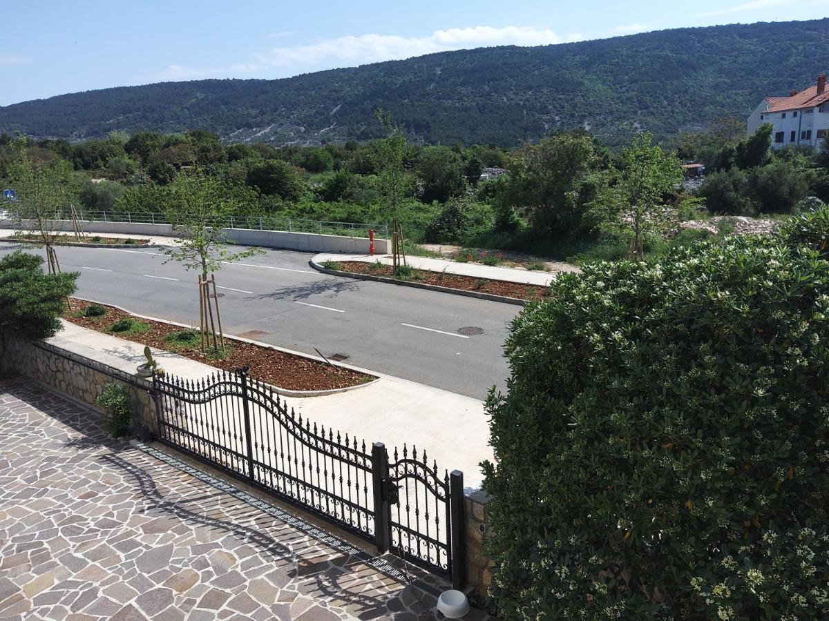 Apartments Rea Cres Bagian luar foto