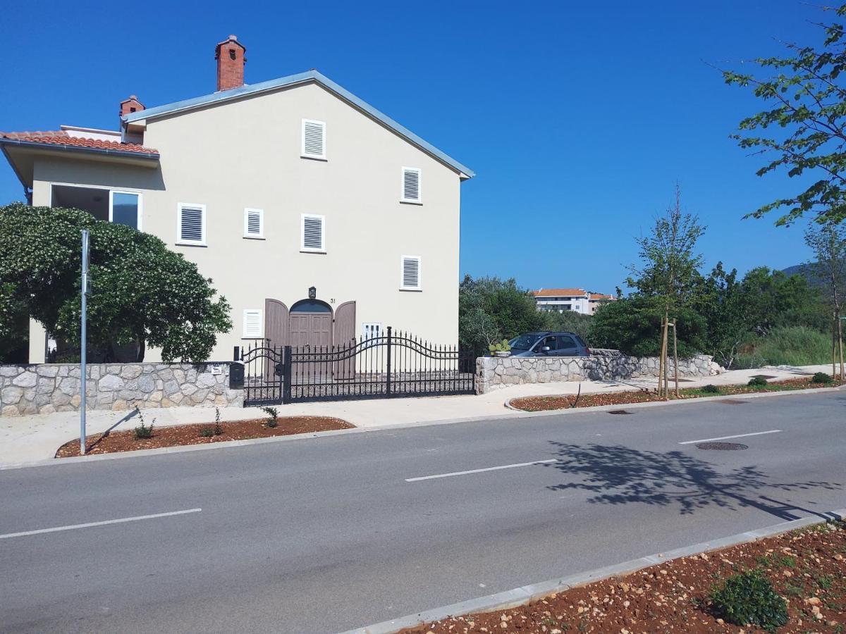 Apartments Rea Cres Bagian luar foto