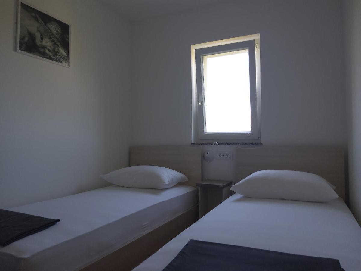 Apartments Rea Cres Bagian luar foto