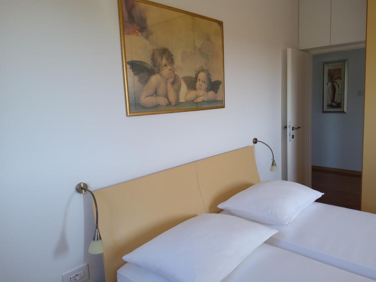 Apartments Rea Cres Bagian luar foto